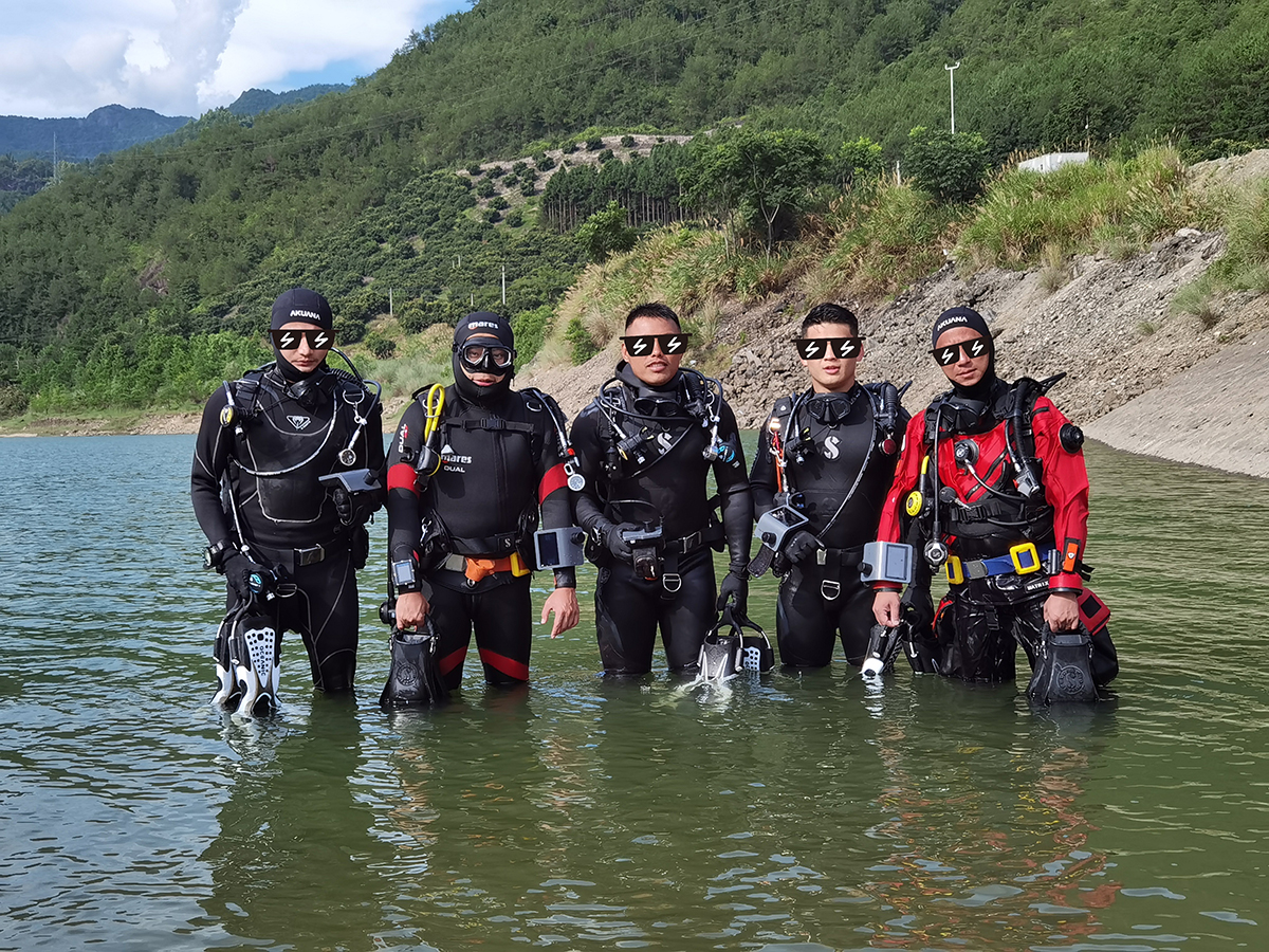 Special Police diving team training