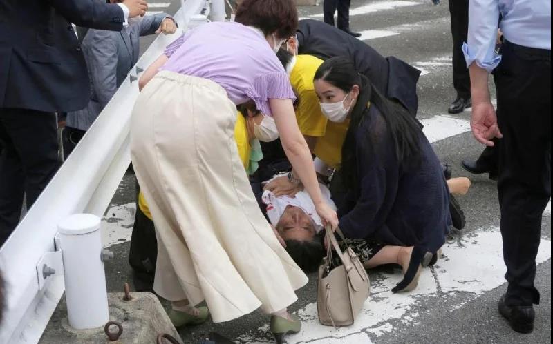 凤凰大参考｜安倍遇刺身亡，对中日关系影响有多大？