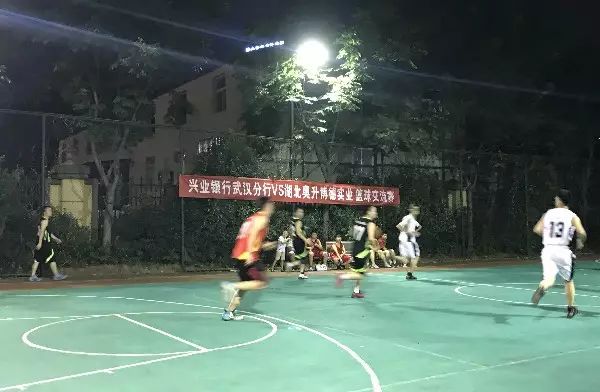 篮球交流赛丨奥升用汗水点亮盛夏