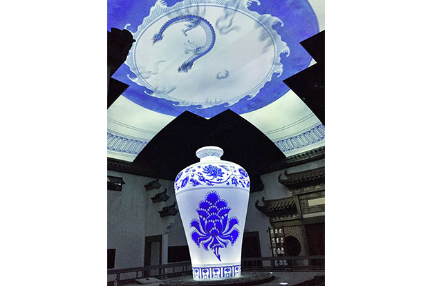 南昌万达飞行影院预演区“大花瓶”创意投影