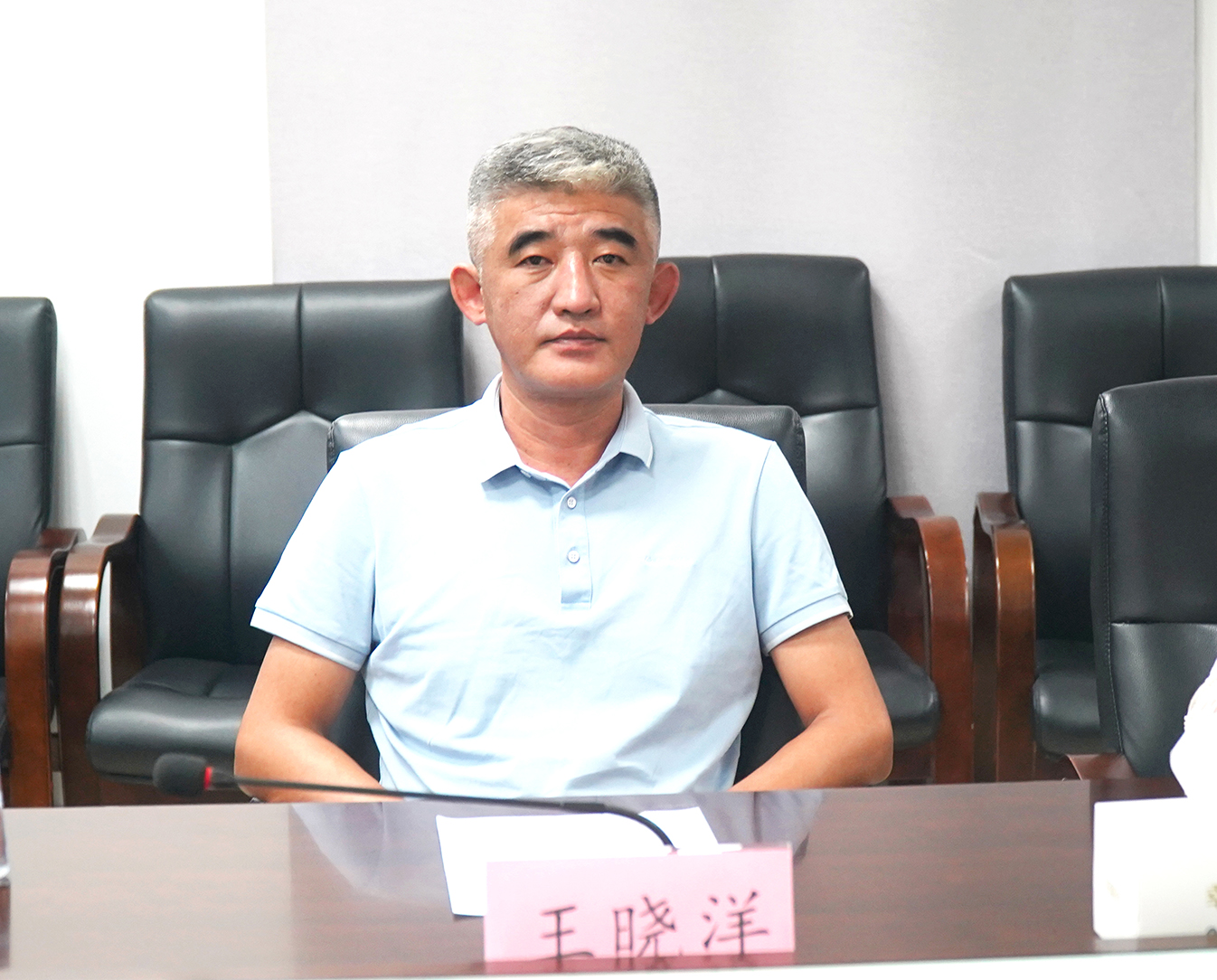区民政局党组书记、局长王晓洋一行到龙华建设调研座谈