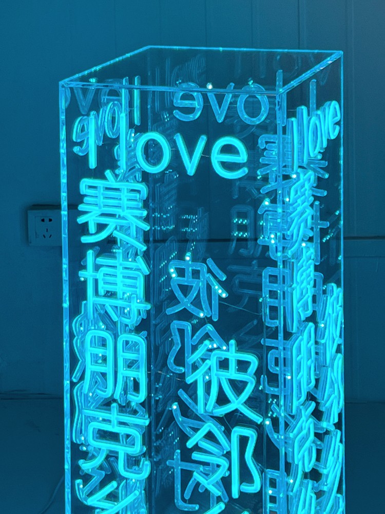 落地亚克力旋转灯箱