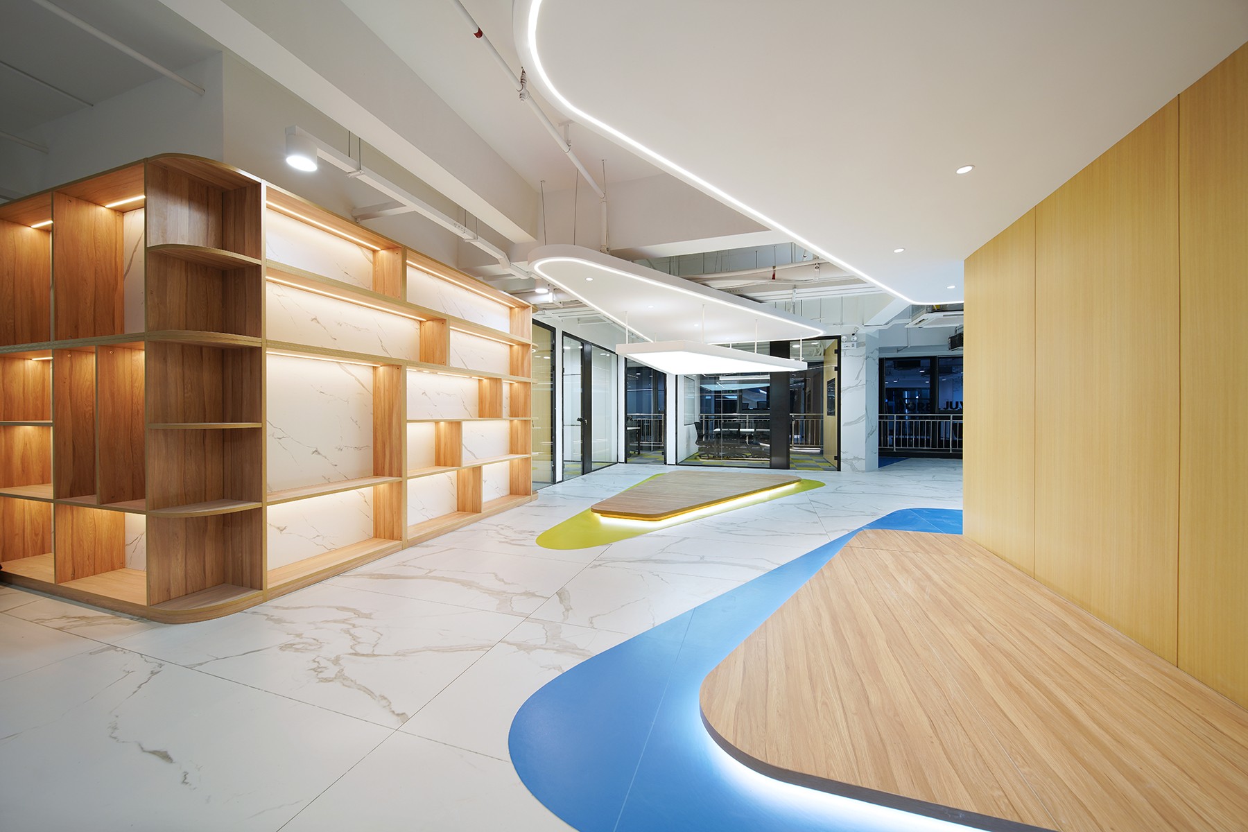 广州办公室装修设计流动的旋律：曲线之美