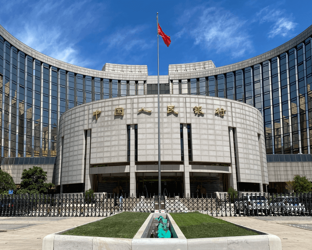 央行决定下调金融机构外汇存款准备金率至6%