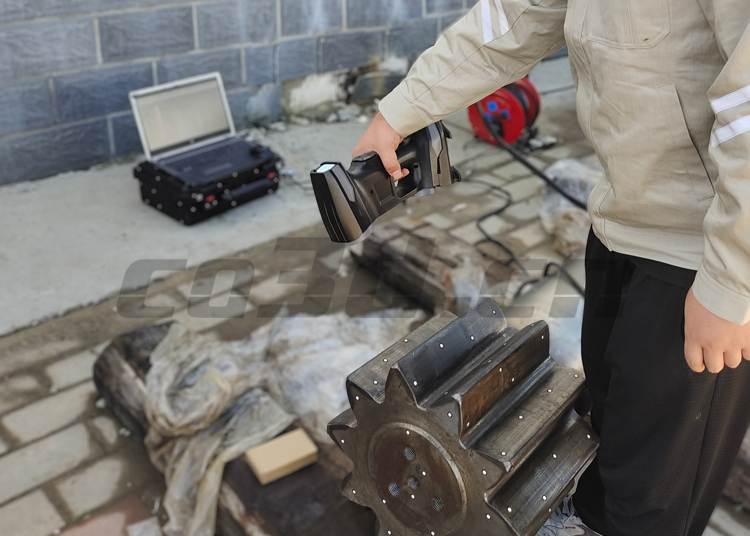 3D scanning of large mechanical gear shaft