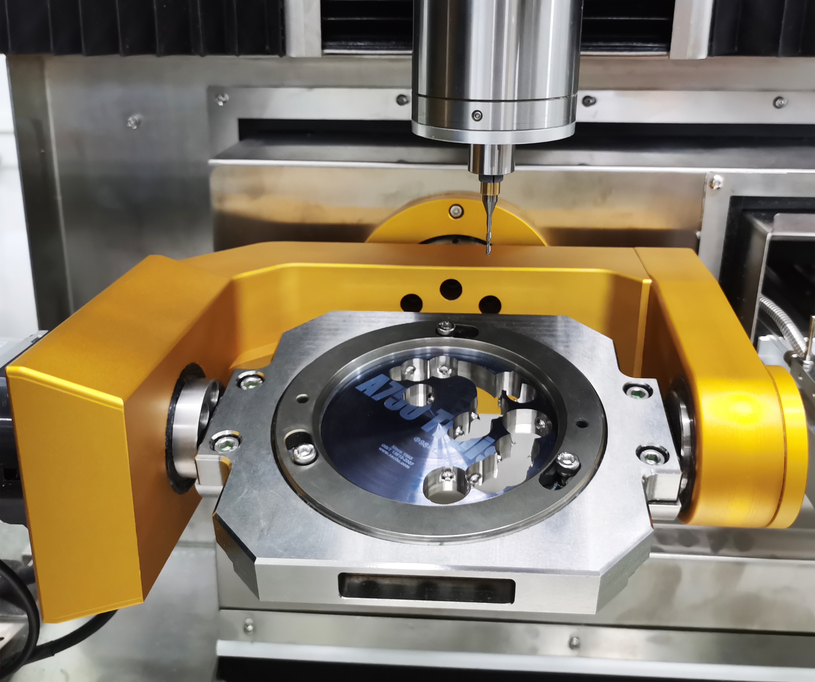 X-Mill 600 5-Axis Dental milling machine X-Mill 600 5-Axis Dental milling machine