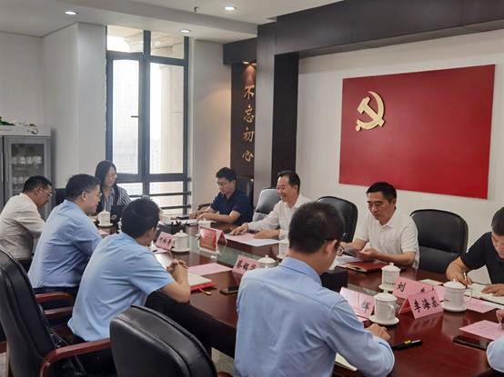公司党委书记、总经理何柏青带队拜访河南省交通厅、河南省交投集团