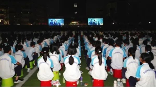 广西：贺州市钟山县举行“主旋律电影进校园活动”启动仪式