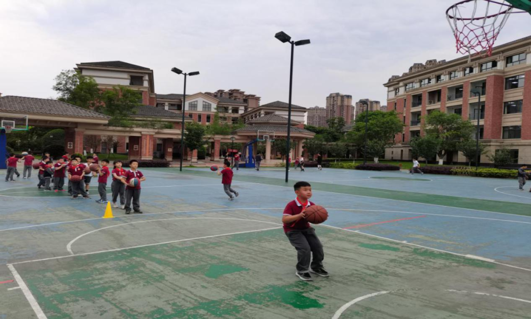 成都王府外国语学校体育特长班开始招生啦！