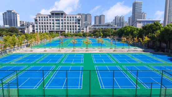 襄阳五中排球场、羽毛球场、网球场翻新工程