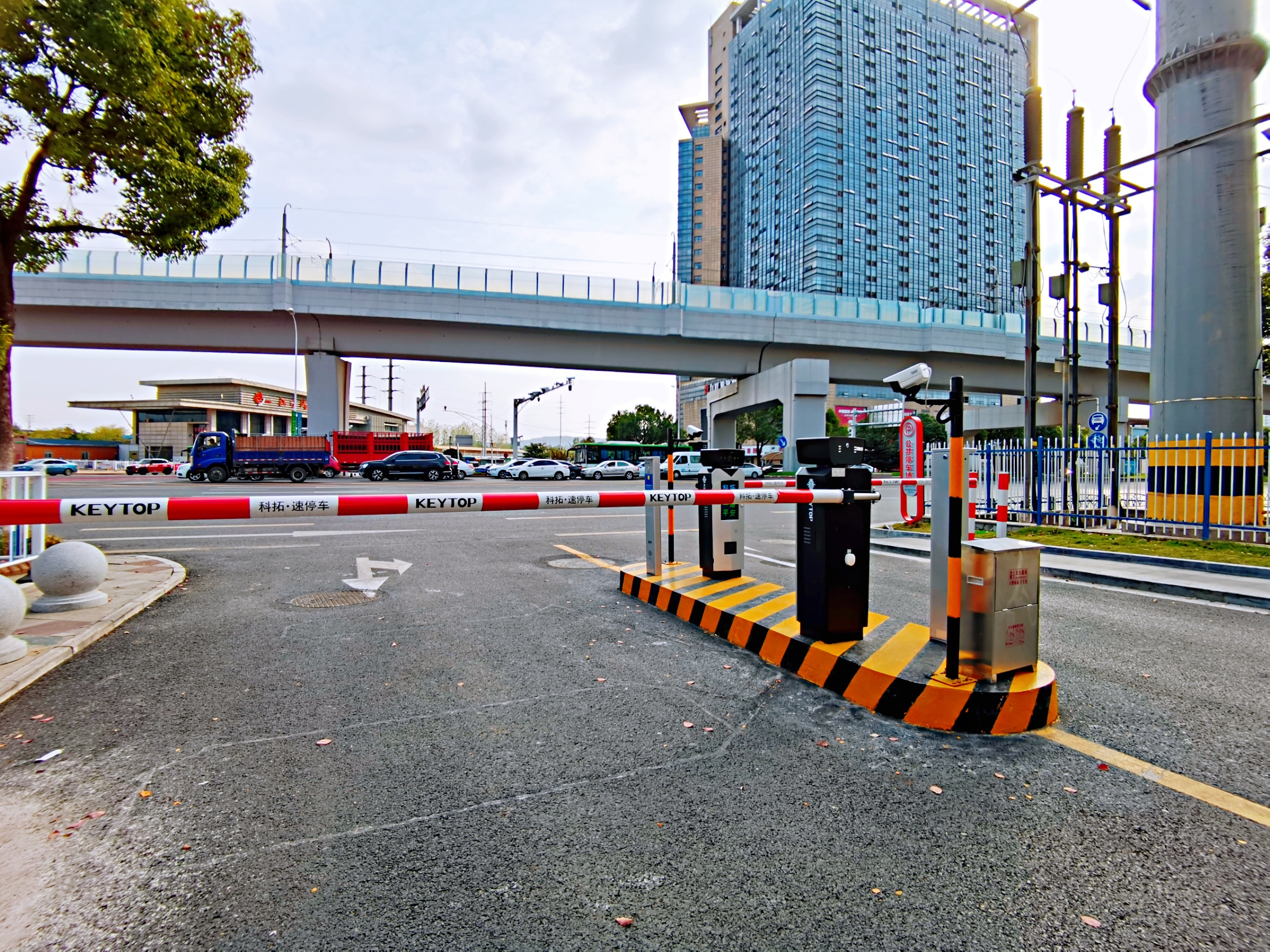 天元東路（東側(cè)）公共停車場