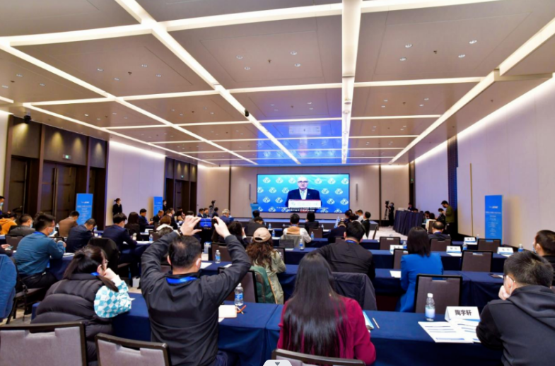 开放的中国与创新 “第四届世界科技与发展论坛”、“两院院士与跨国公司合作论坛”在成都举行