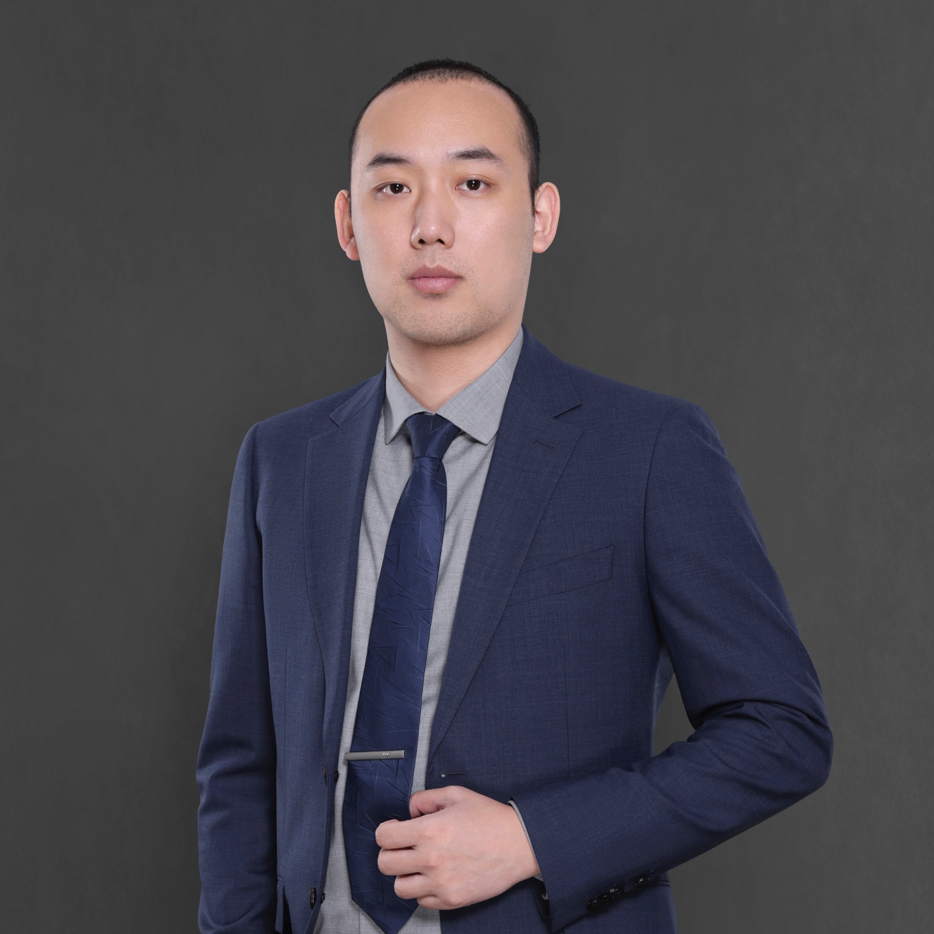 秦卓然