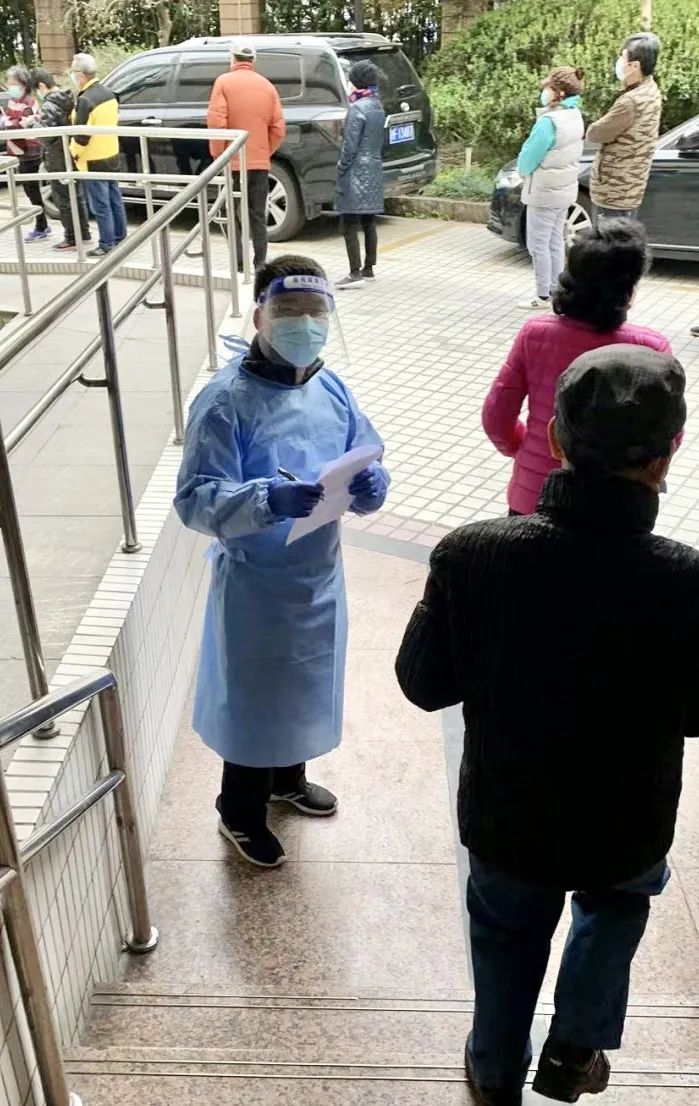 靠“普”!李红平律师荣获普陀区最靠谱“守护者”称号 靠“普”!李红平律师荣获普陀区最靠谱“守护者”称号