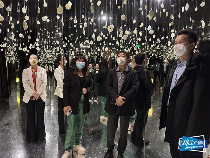 济源投资集团总经理李庆军、白银城投资发展有限公司总经理白中玉一行考察深圳水贝 济源投资集团总经理李庆军、白银城投资发展有限公司总经理白中玉一行考察深圳水贝