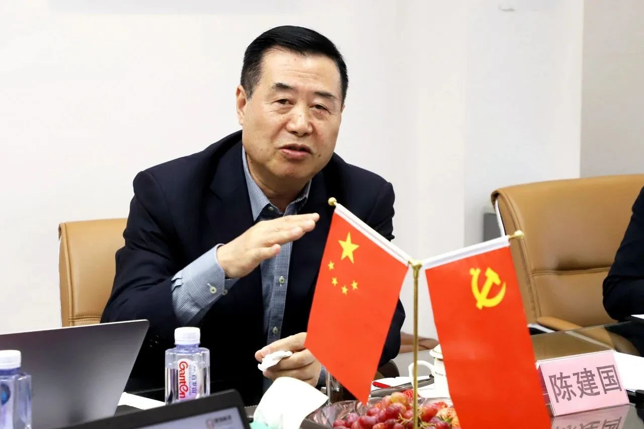 中国地理信息产业协会会长李维森一行莅临国地科技与蓝图信息调研