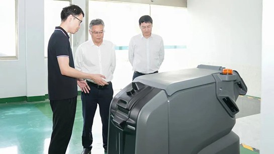 Zhou Qin, secretary of the Changshu Municipal Party Committee, visited Sparkoz Technology on the first trip to encourage Sparkoz's talents and enterprises to innovate!