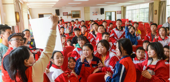 贵州：（贵阳）“用光影点亮社区新文化”系列活动走进盲聋哑学校
