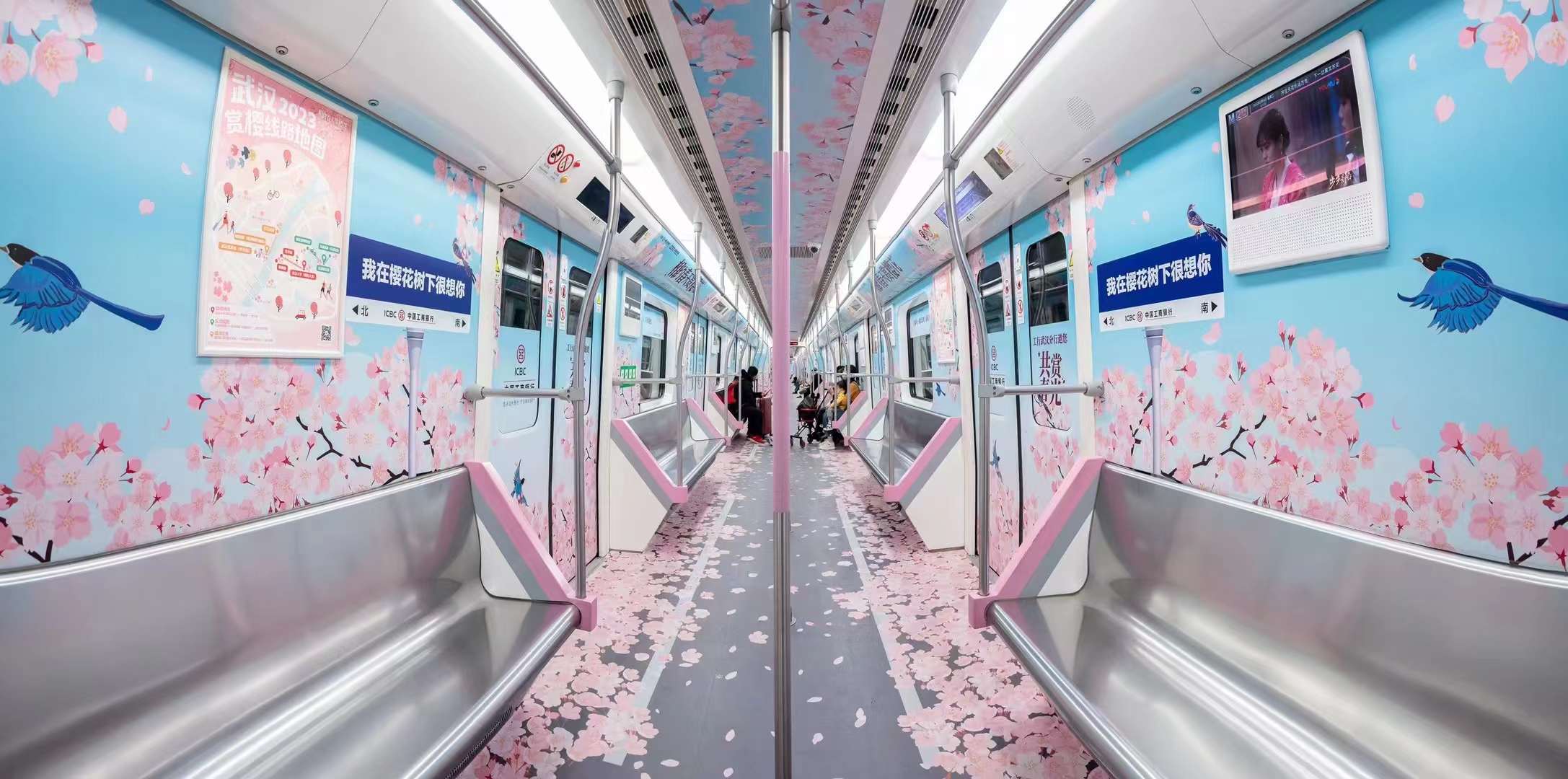 深圳地铁广告站厅出现VR广告