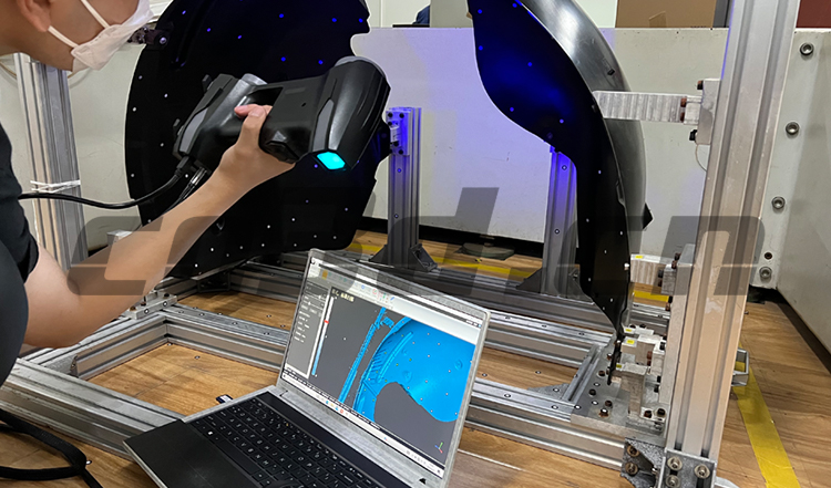 Three-dimensional inspection of automobile tire inner cover