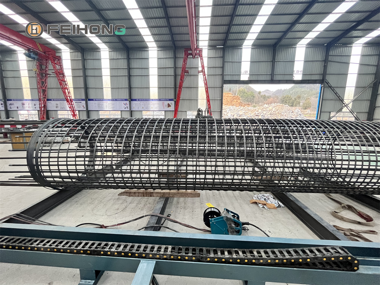 飞宏智能钢筋笼滚焊机设备助力国内高铁项目建设