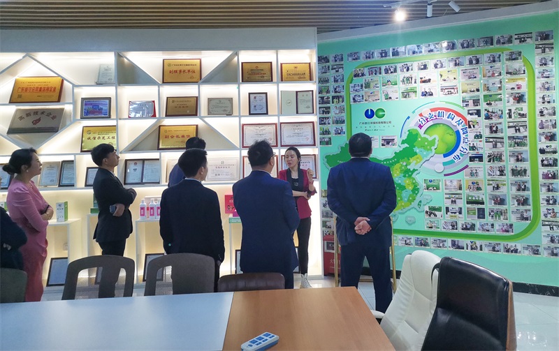 欢迎重庆市室内环境净化行业协会莅临优吸环保参观考察