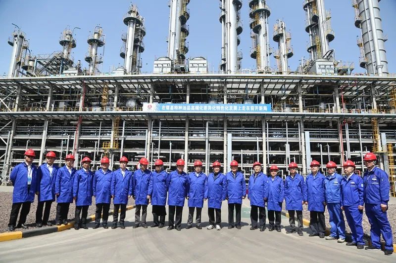 中国工程院煤炭清洁高效转化利用技术创新院士专家企业行活动在神木举办