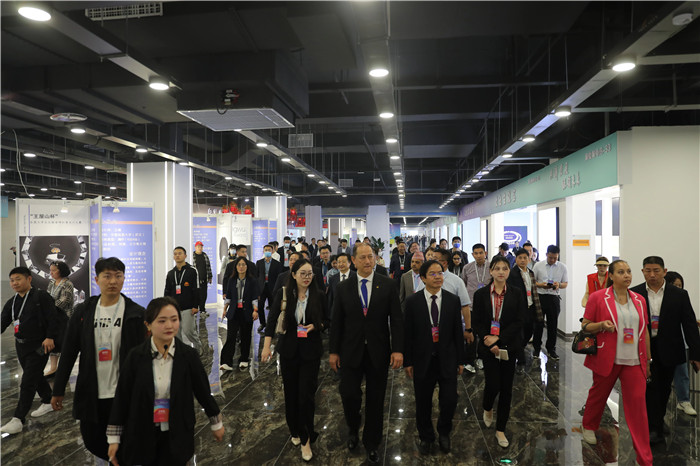 2023第二届中国济源·国际白银文化博览会白银产业签约项目19个,投资31.75亿 2023第二届中国济源·国际白银文化博览会白银产业签约项目19个,投资31.75亿