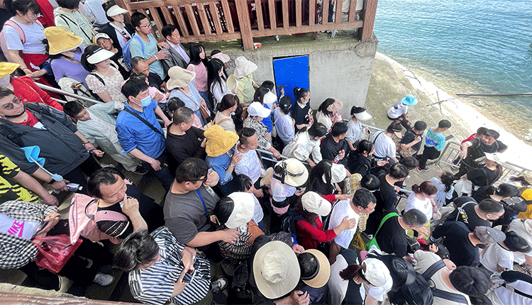 仙岛湖景区五一旅游人气旺 游客数量明显上升 仙岛湖景区五一旅游人气旺 游客数量明显上升