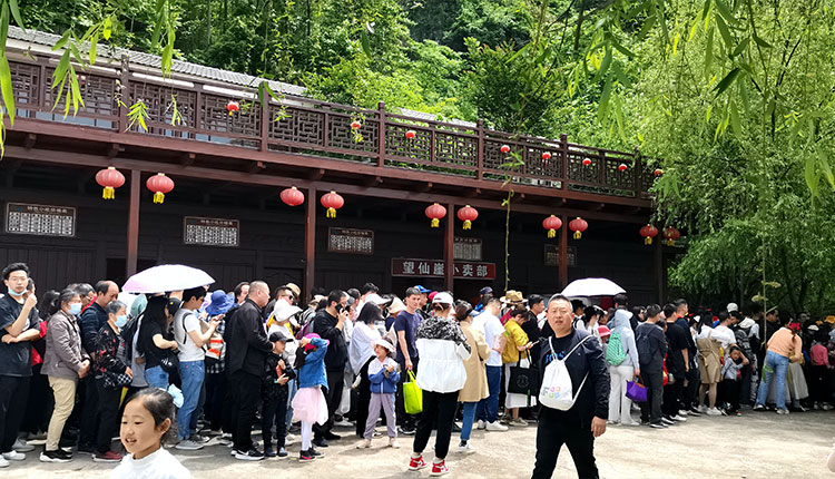 仙岛湖景区五一旅游人气旺  游客数量明显上升