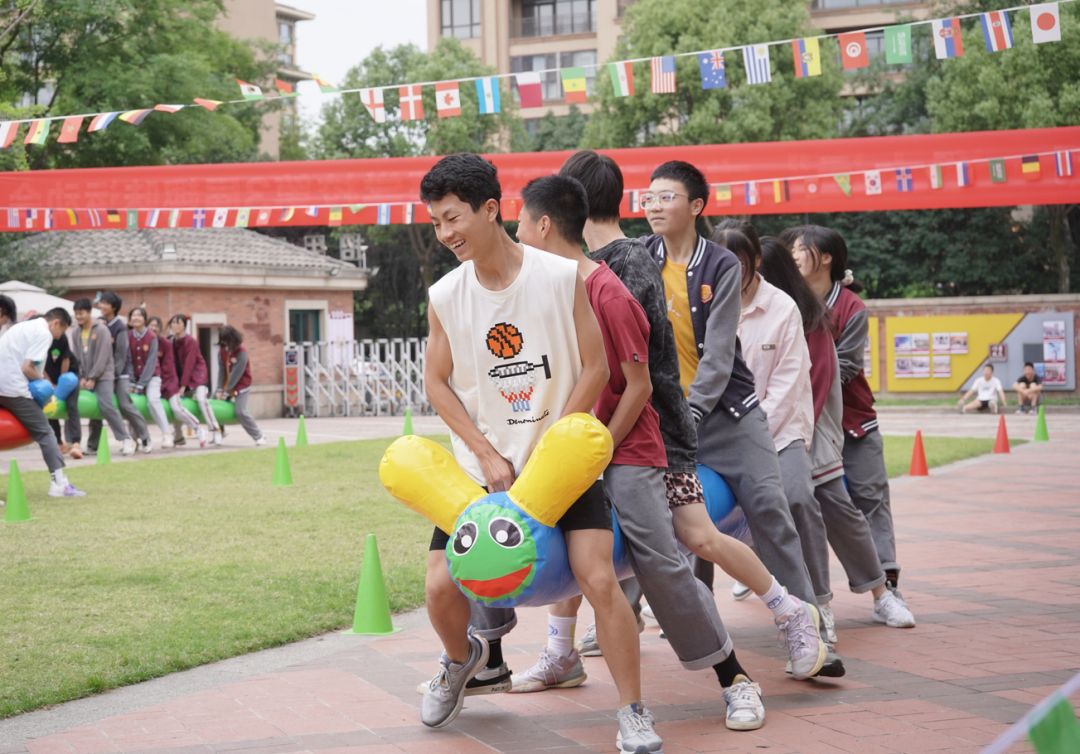 爱成都，迎大运——成都王府外国语学校第三届趣味运动会圆满举行