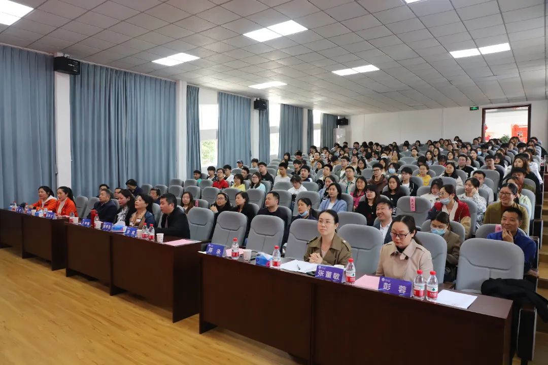 「校企合作」小胡鸭公司与长江大学经济与管理学院校企战略合作签约仪式