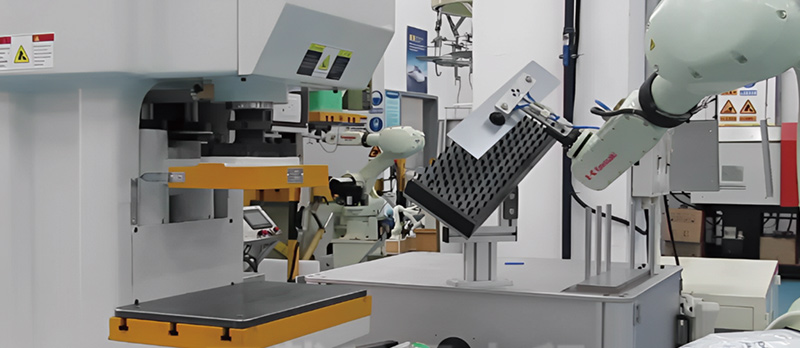 Six axis robot metal stamping line, so that production more flexible