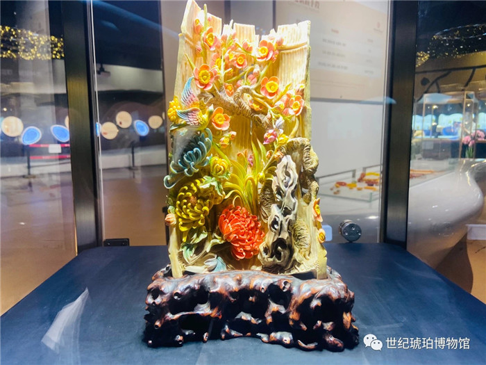 深圳世纪琥珀博物馆举办牙雕大师何爱群个人作品展