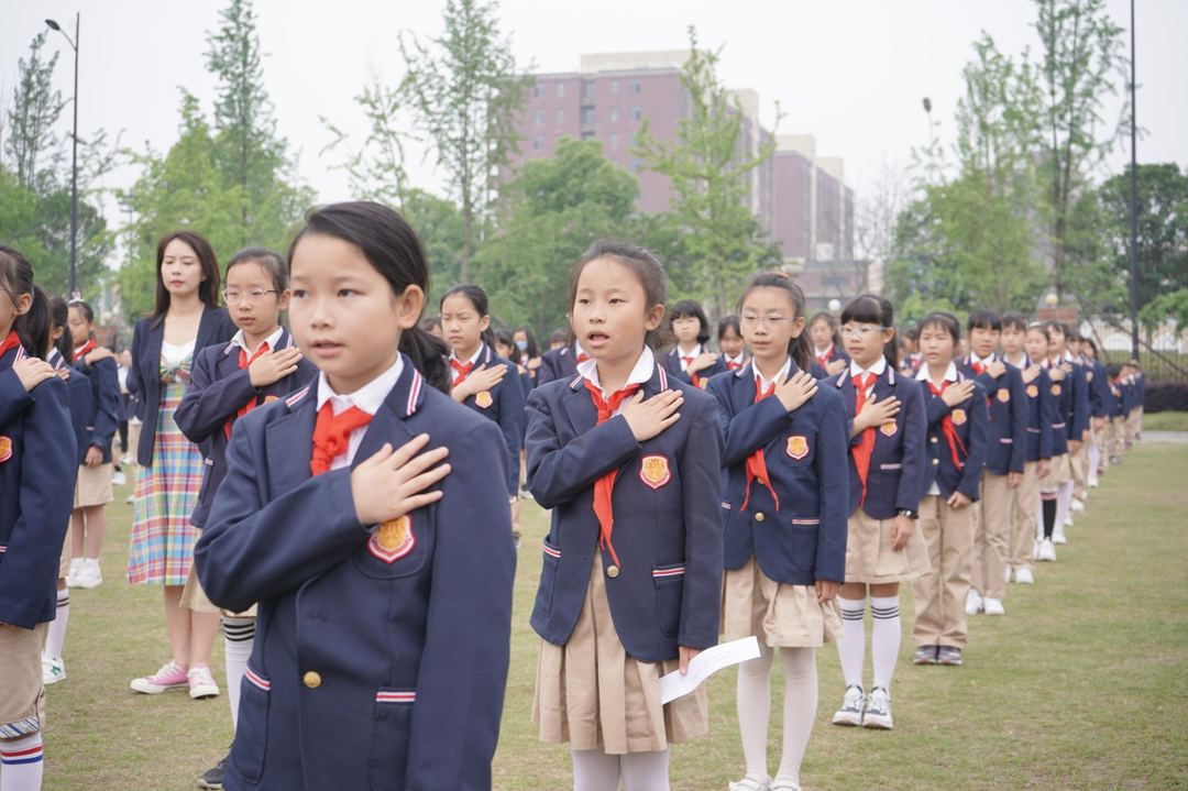 双向奔赴话成长，家校携手育未来——成都王府小学部家长开放日活动