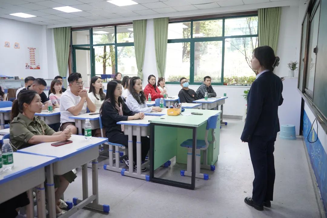 双向奔赴话成长，家校携手育未来——成都王府小学部家长开放日活动