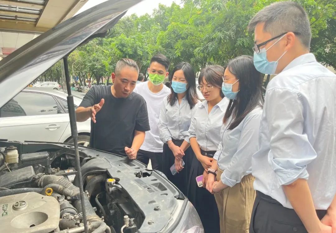 “劉關張駕?!钡摹皣澜叹殹? title=
