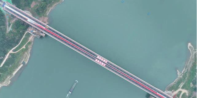 主跨长度居目前同类型桥梁跨径世界第一！神臂城长江大桥通车