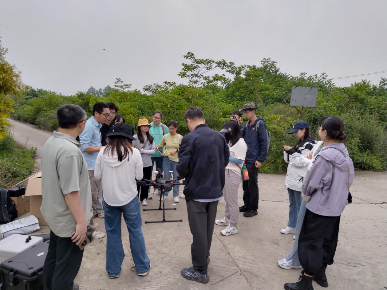 四川农业大学_林学院  机载高光谱激光雷达一体化成像系统