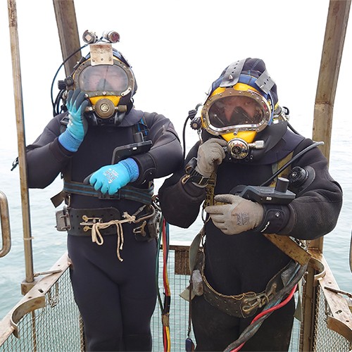 Divers Positioning and Communication System Deployed in the Salvage of 