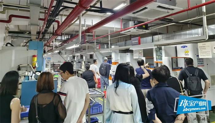 珠宝设计与工艺师协会会长郑陈曼芝一行考察百泰集团 珠宝设计与工艺师协会会长郑陈曼芝一行考察百泰集团