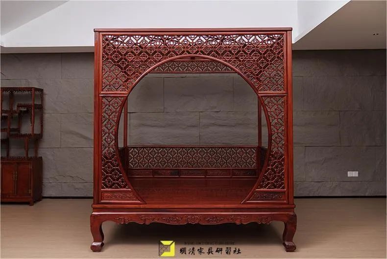 一起來(lái)看傳統(tǒng)家具中的“月”