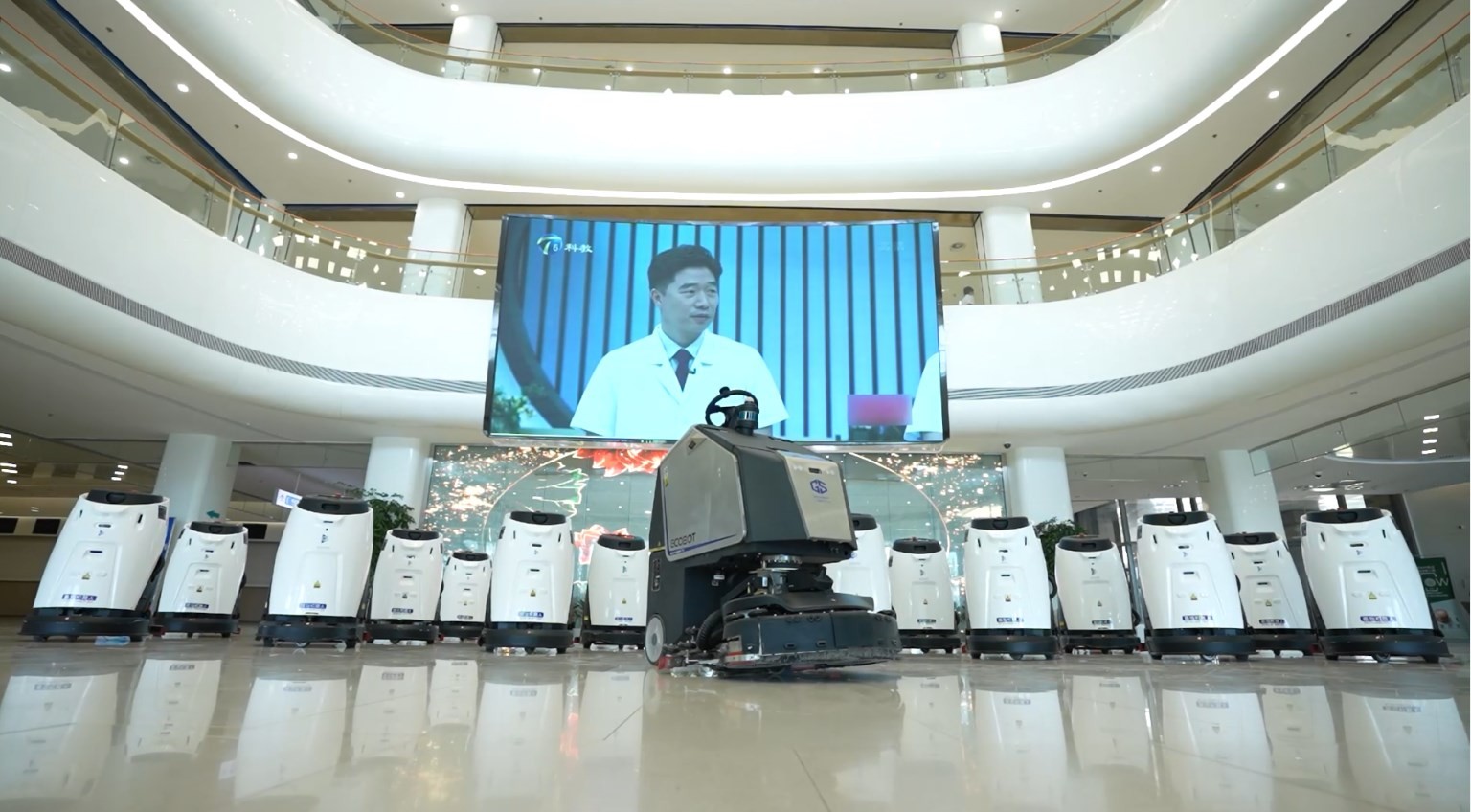 ​22+台清洁机器人落地亚洲单体最大医院 为什么全国各大医院都选高仙？