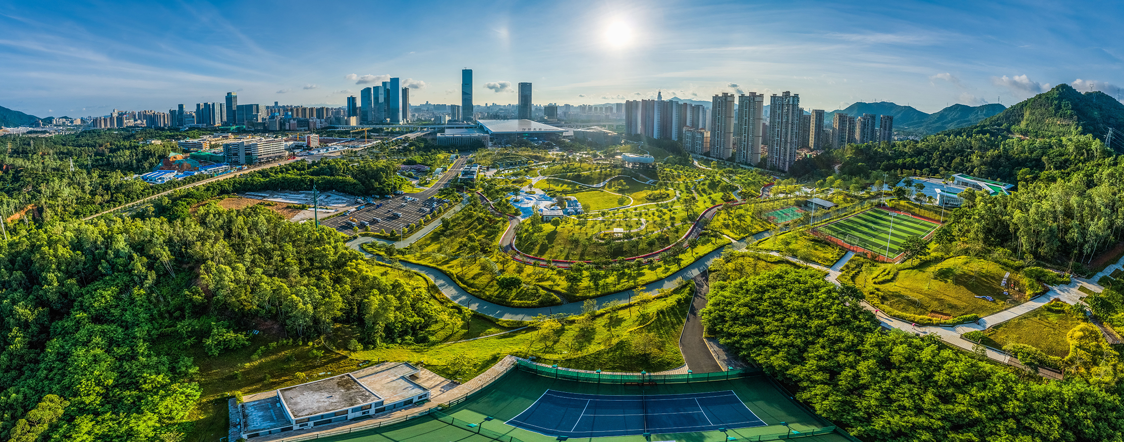 深圳龙华建设集团：以数字技术赋能提质增效 激活高质量发展新引擎        解码数字经济产业园区服务“龙华样本”