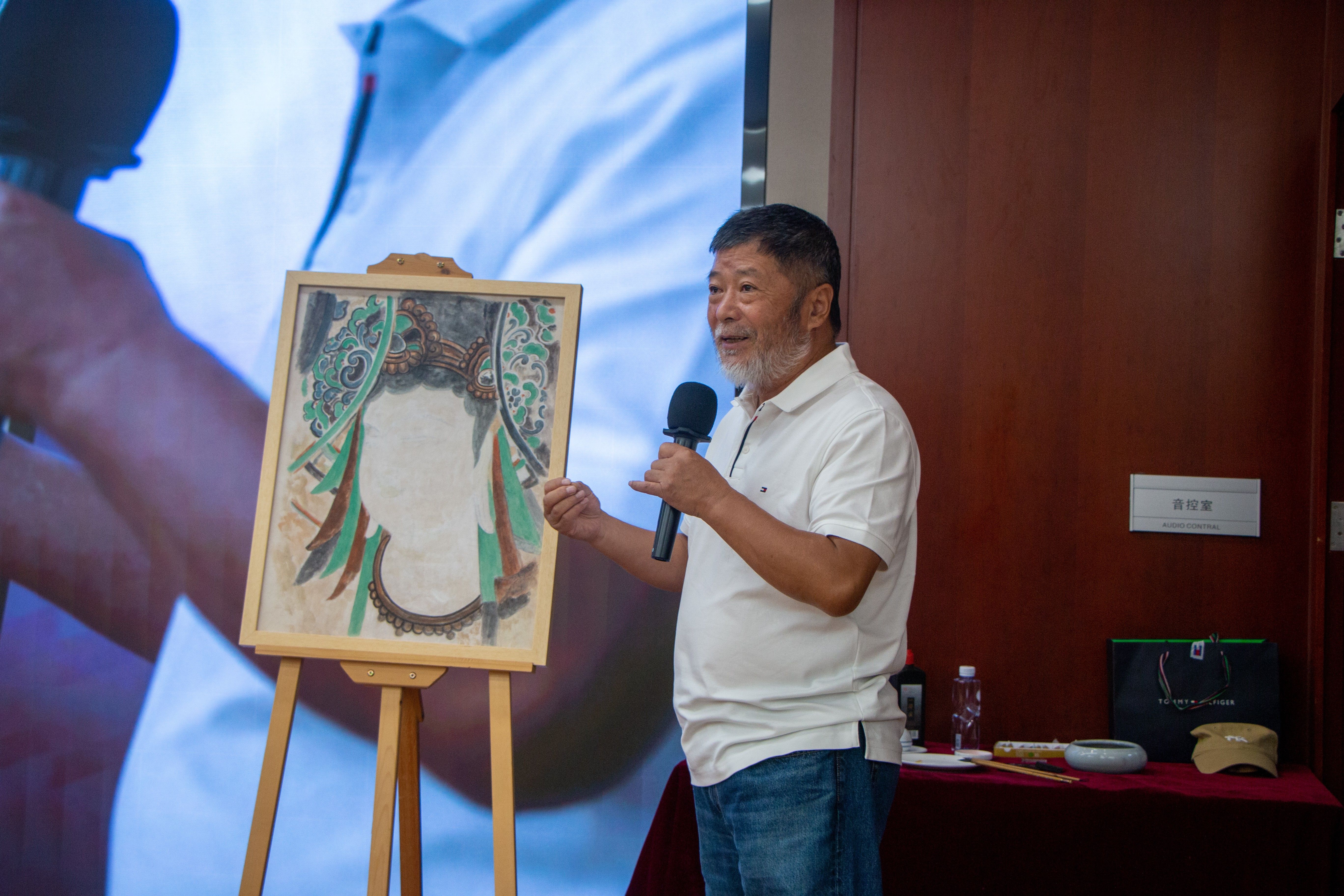 曹卫洲理事长出席“回到敦煌——2023系列主题文化展”开幕式