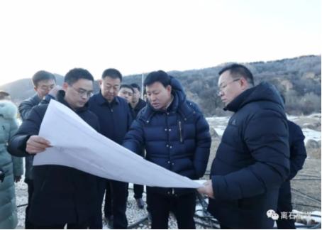 院领导陪同离石区四大班子主要领导在骨脊山景区现场办公