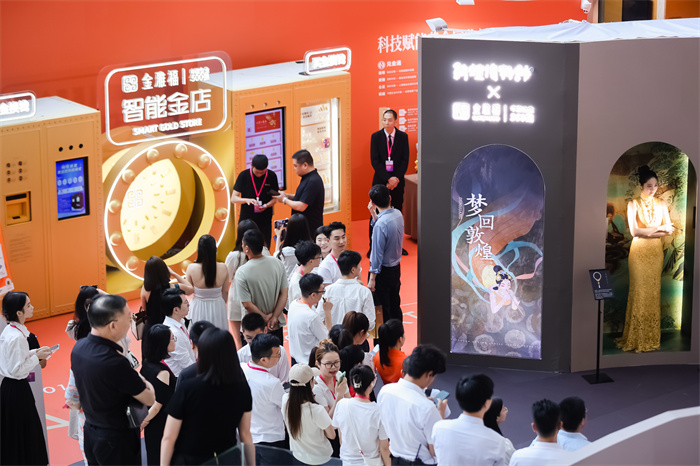 金雅福“最大的黄金贴金定制飞机摆件”创吉尼斯世界纪录 金雅福“最大的黄金贴金定制飞机摆件”创吉尼斯世界纪录