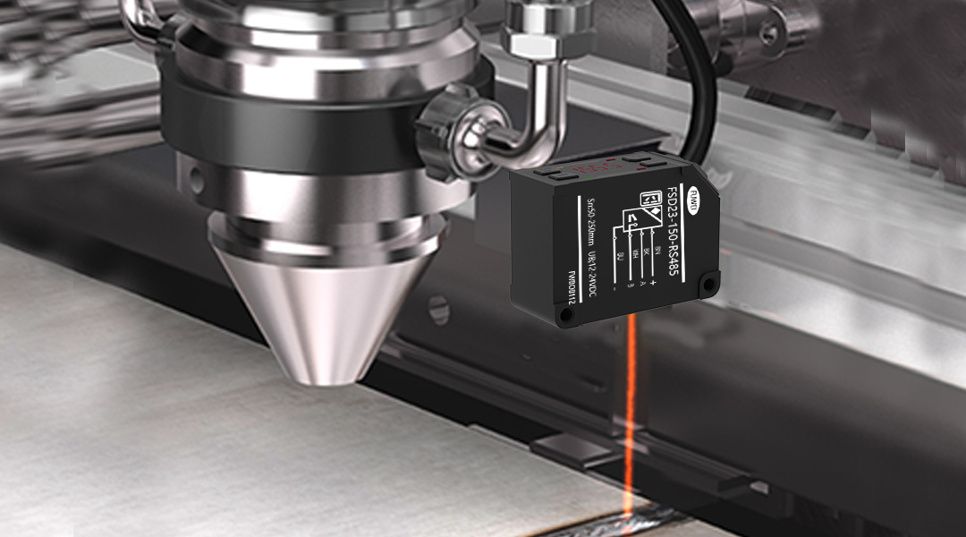 High-precision laser displacement sensor for non-contact measurement at the micron level