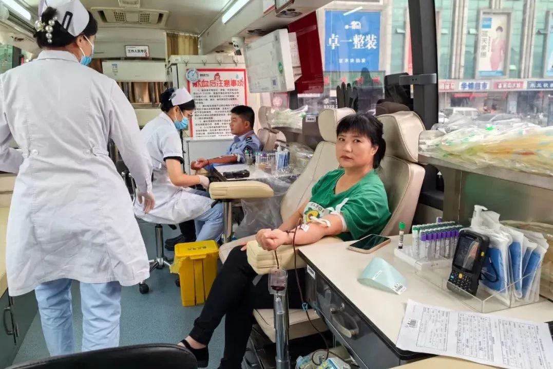 集团济南金田市场携手章丘区红十字会联合开展无偿献血活动
