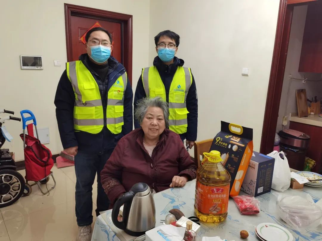 寒冬送溫暖 餃子迎新年